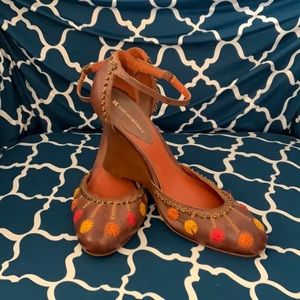 Naturalizer Wedges with flower accents